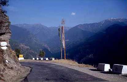5bhuRoad.jpg (12423 bytes)