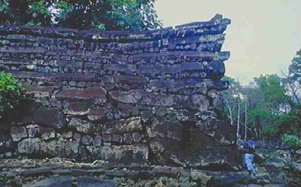 Nanmadol3.jpg (22900 bytes)