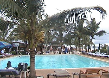 Pointe947.jpg (58111 bytes)