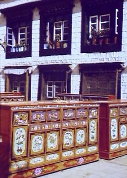 lha137.jpg (24504 bytes)