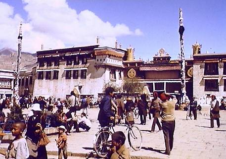 lha142.jpg (39664 bytes)