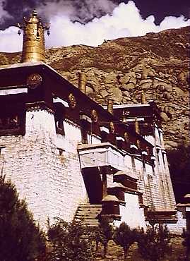 lha165.jpg (24282 bytes)